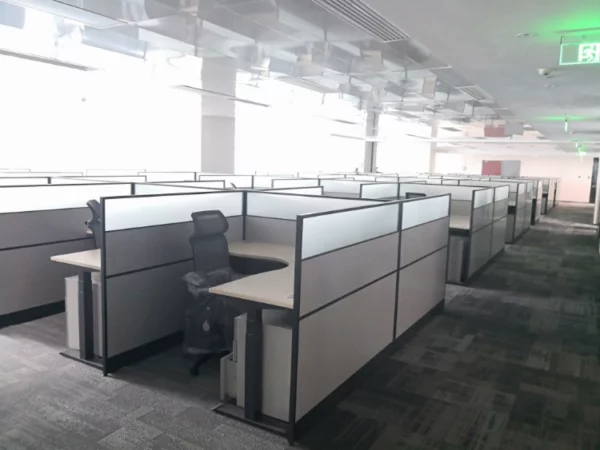 Ergonomic height adjustable sit-to-stand desks for customization office projects -Vakadesk 13